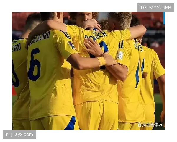 足球明星最新视频曝光：场上高光时刻与幕后故事引热议