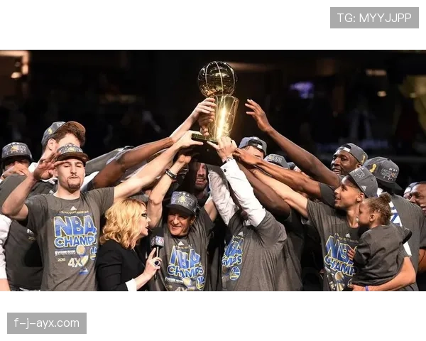 森林传奇再续辉煌：新赛季球队表现备受期待，关键球员成夺冠关键