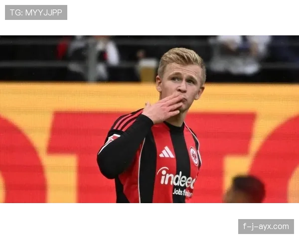 德甲前锋市场再起波澜，明星球员转会传闻引热议