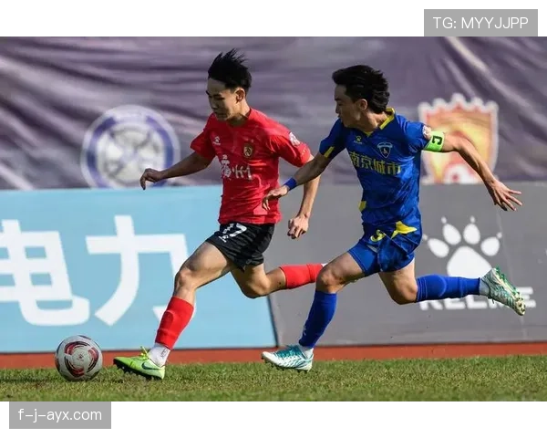 广州队锋线火力全开，表现稳健吸引球迷关注及热议